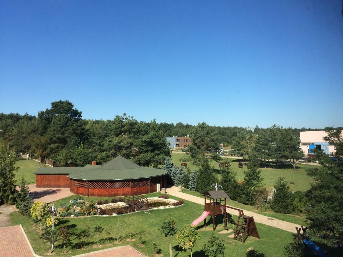 Hotel Dyminy 凯尔采 外观 照片